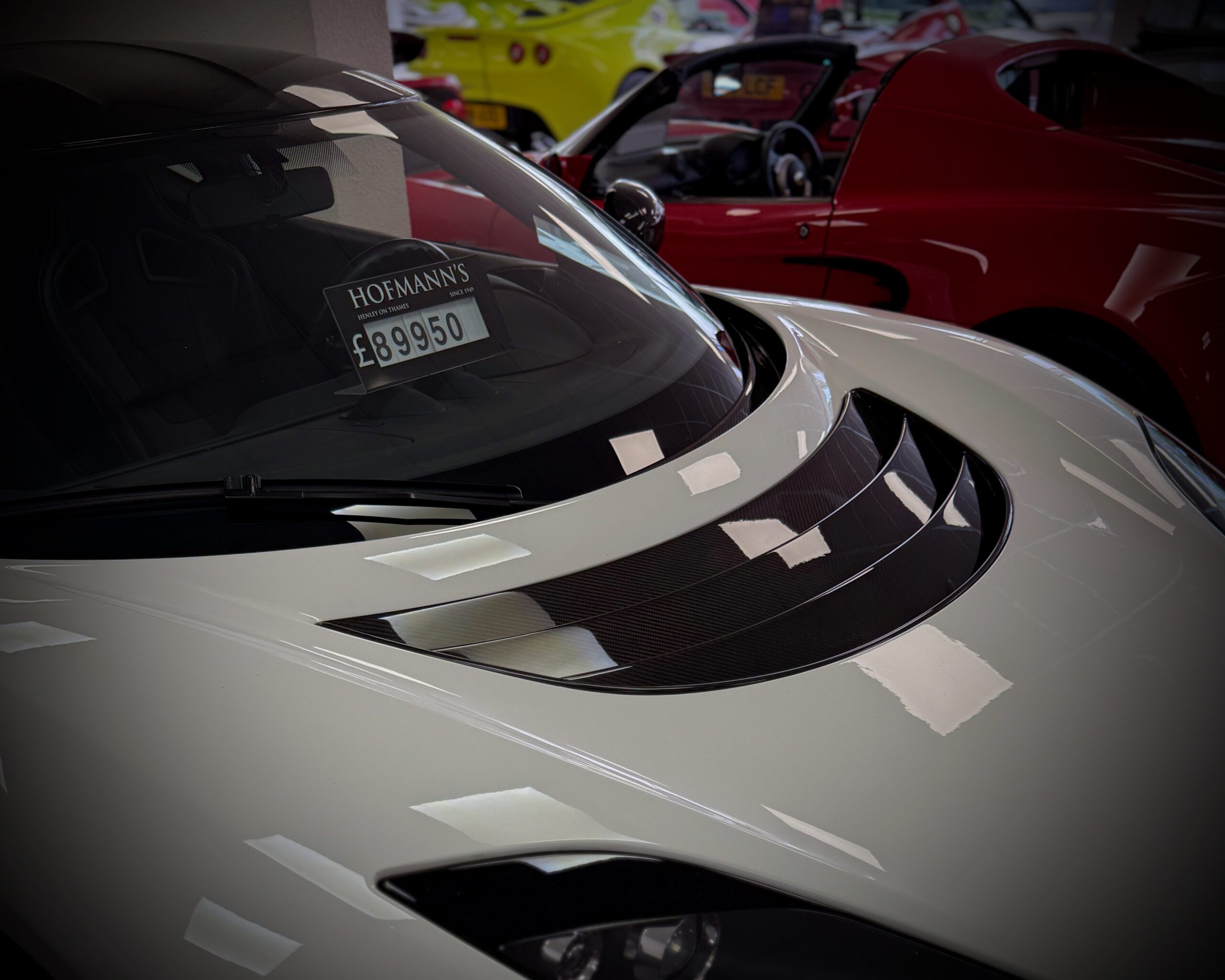 Sell Your Car - showroom2 1 Sell Your Car - showroom2 1