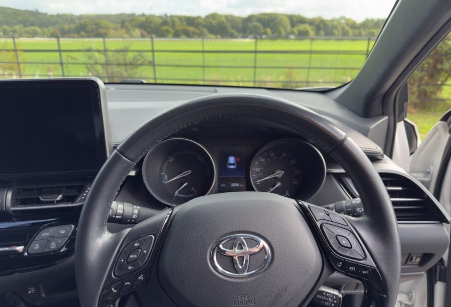2022 Toyota C-HR 1.8 Hybrid Design 5dr CVT for sale at Hofmanns