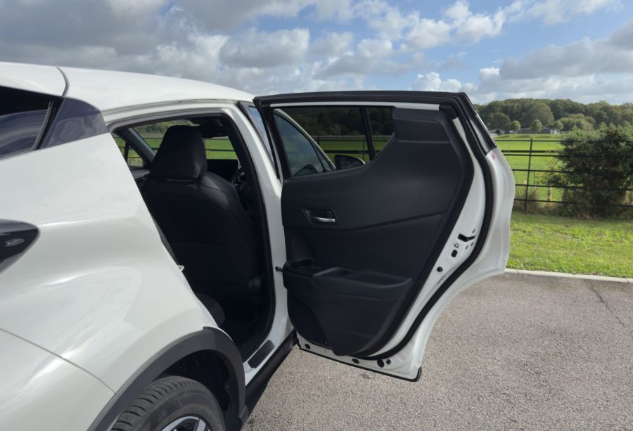 2022 Toyota C-HR 1.8 Hybrid Design 5dr CVT for sale at Hofmanns