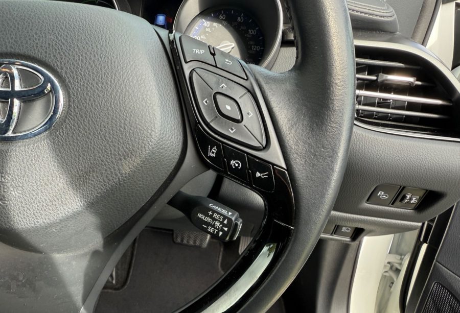 2022 Toyota C-HR 1.8 Hybrid Design 5dr CVT for sale at Hofmanns