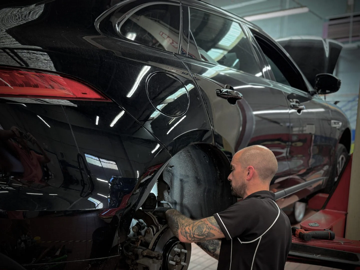 Jaguar MOT Large 1 1440x1080 1