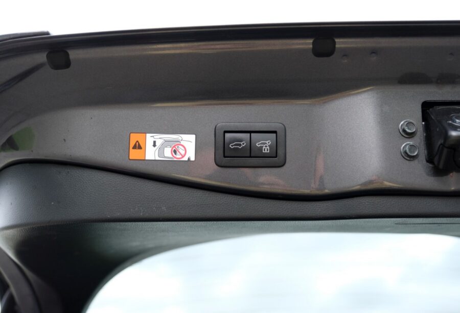 2024 Toyota C-HR 2.0 PHEV Design 5dr CVT for sale at Hofmanns