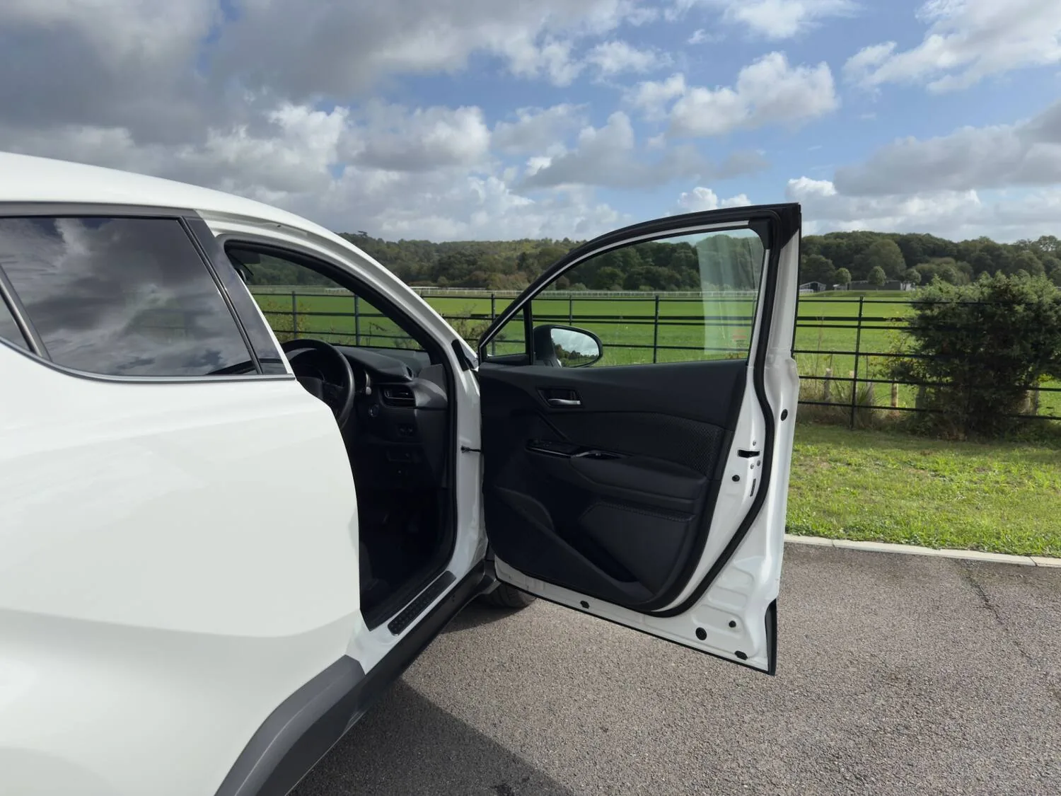 2022 Toyota C-HR 1.8 Hybrid Design 5dr CVT for sale at Hofmanns