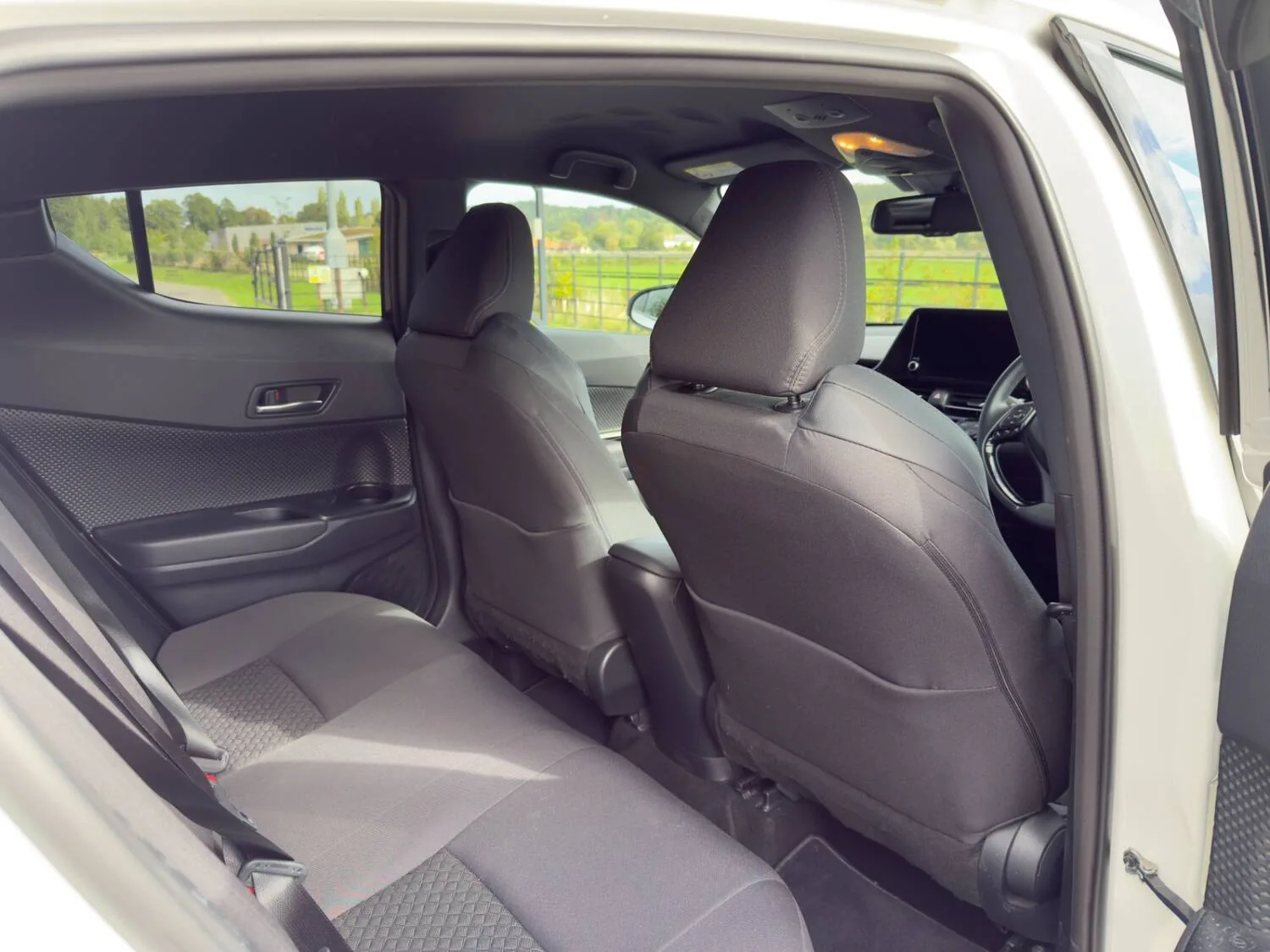 2022 Toyota C-HR 1.8 Hybrid Design 5dr CVT for sale at Hofmanns