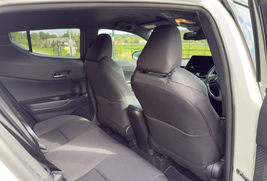 2022 Toyota C-HR 1.8 Hybrid Design 5dr CVT for sale at Hofmanns