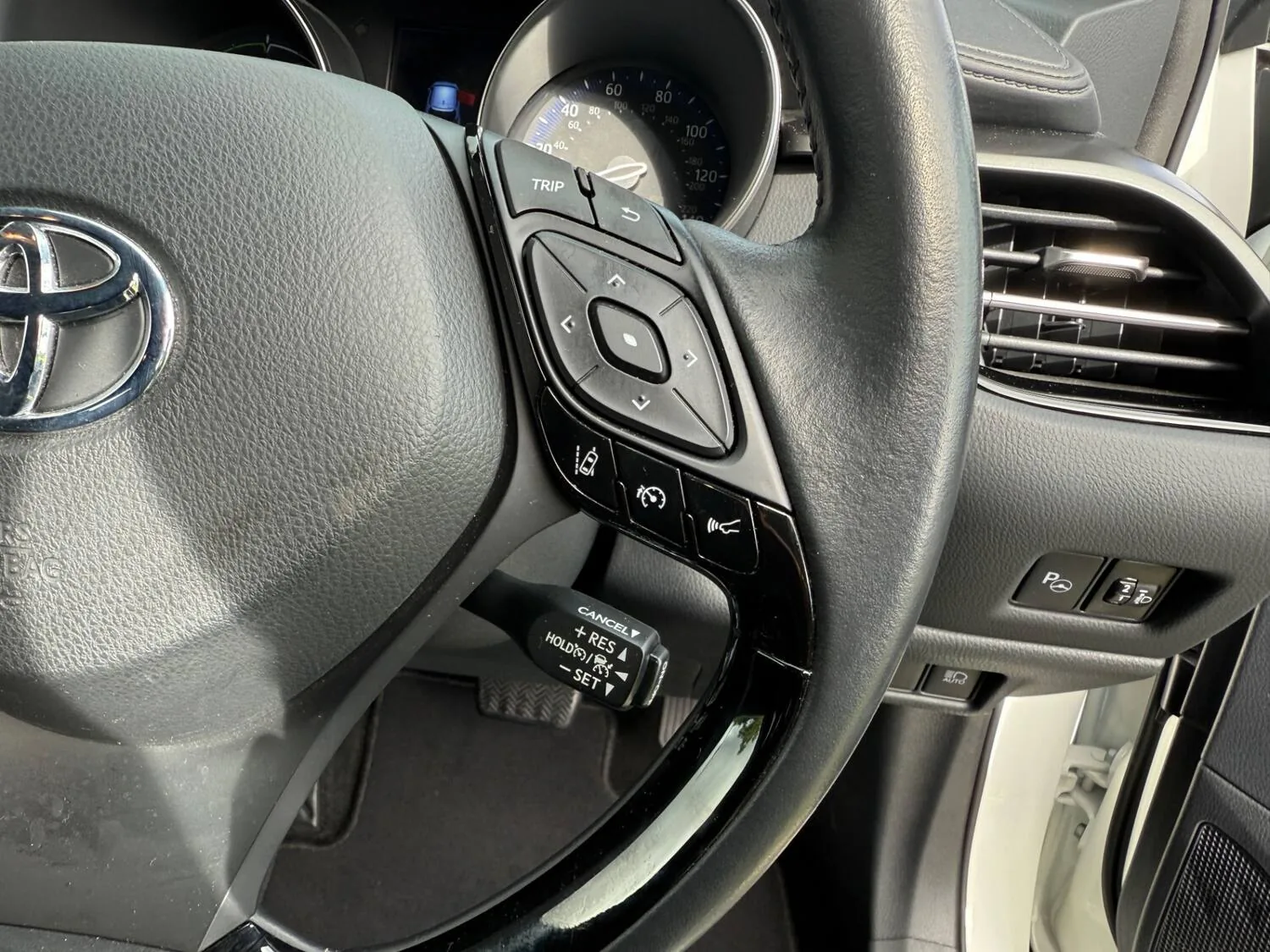 2022 Toyota C-HR 1.8 Hybrid Design 5dr CVT for sale at Hofmanns