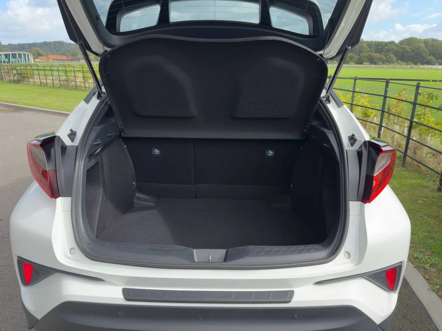 2022 Toyota C-HR 1.8 Hybrid Design 5dr CVT for sale at Hofmanns