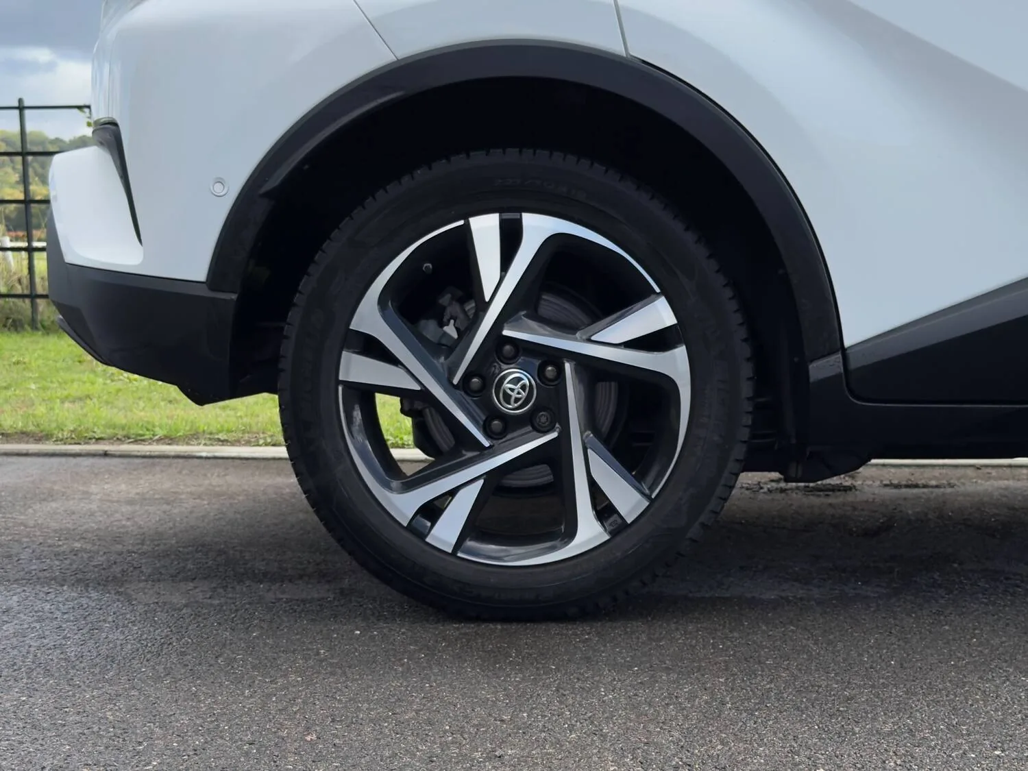 2022 Toyota C-HR 1.8 Hybrid Design 5dr CVT for sale at Hofmanns
