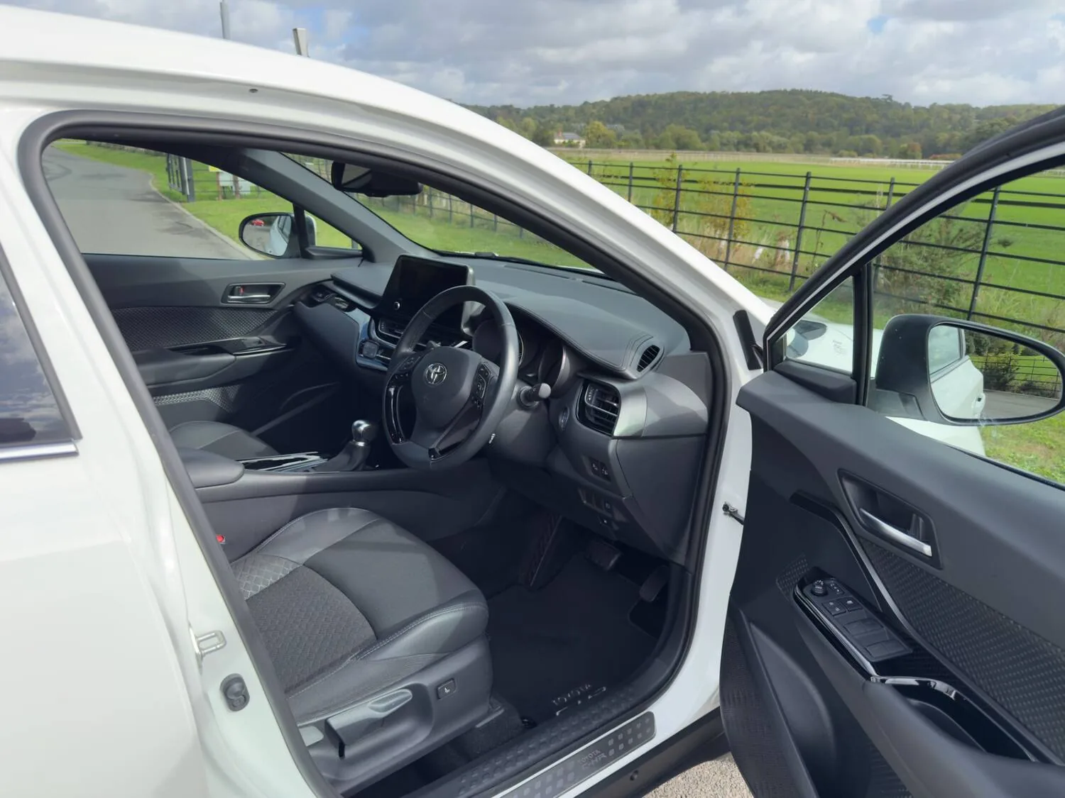 2022 Toyota C-HR 1.8 Hybrid Design 5dr CVT for sale at Hofmanns