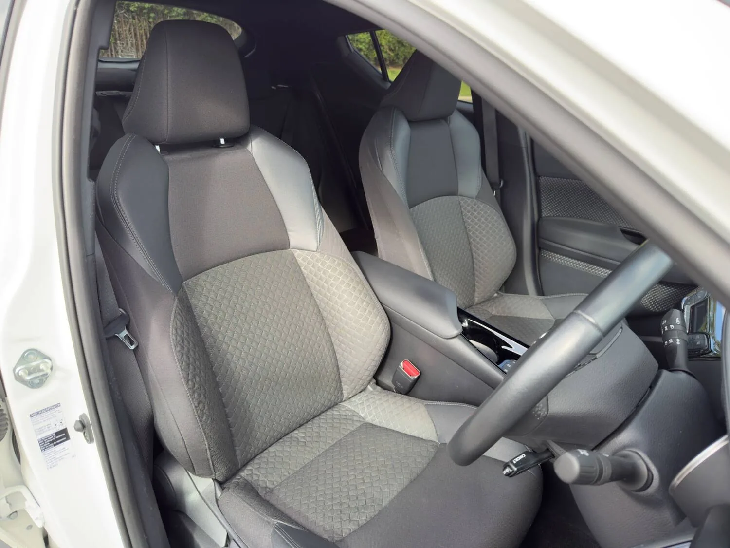 2022 Toyota C-HR 1.8 Hybrid Design 5dr CVT for sale at Hofmanns