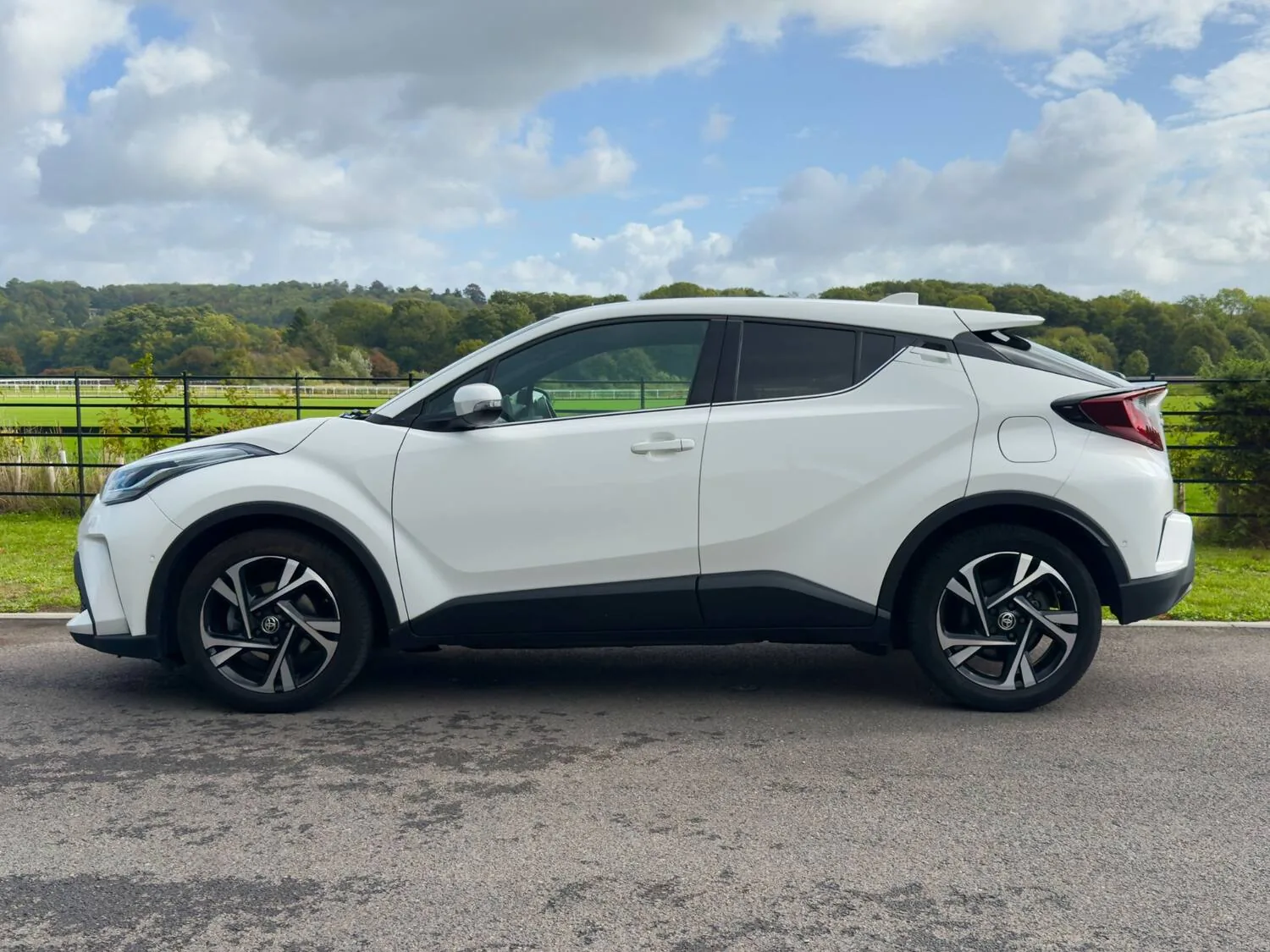 2022 Toyota C-HR 1.8 Hybrid Design 5dr CVT for sale at Hofmanns