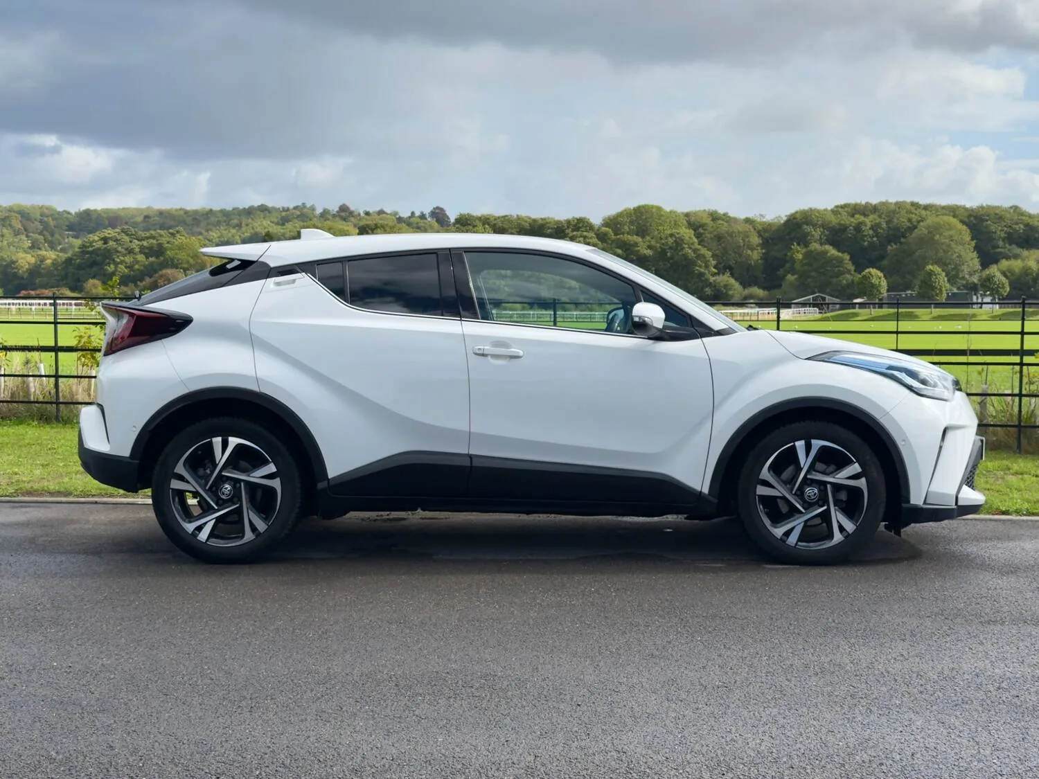 2022 Toyota C-HR 1.8 Hybrid Design 5dr CVT for sale at Hofmanns