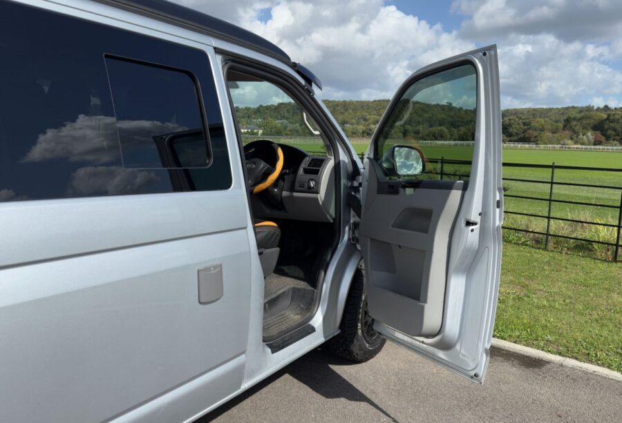 2015 Volkswagen Transporter 2.0 TDI 102PS Highline Van for sale at Hofmanns