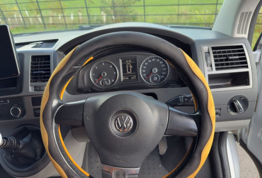 2015 Volkswagen Transporter 2.0 TDI 102PS Highline Van for sale at Hofmanns