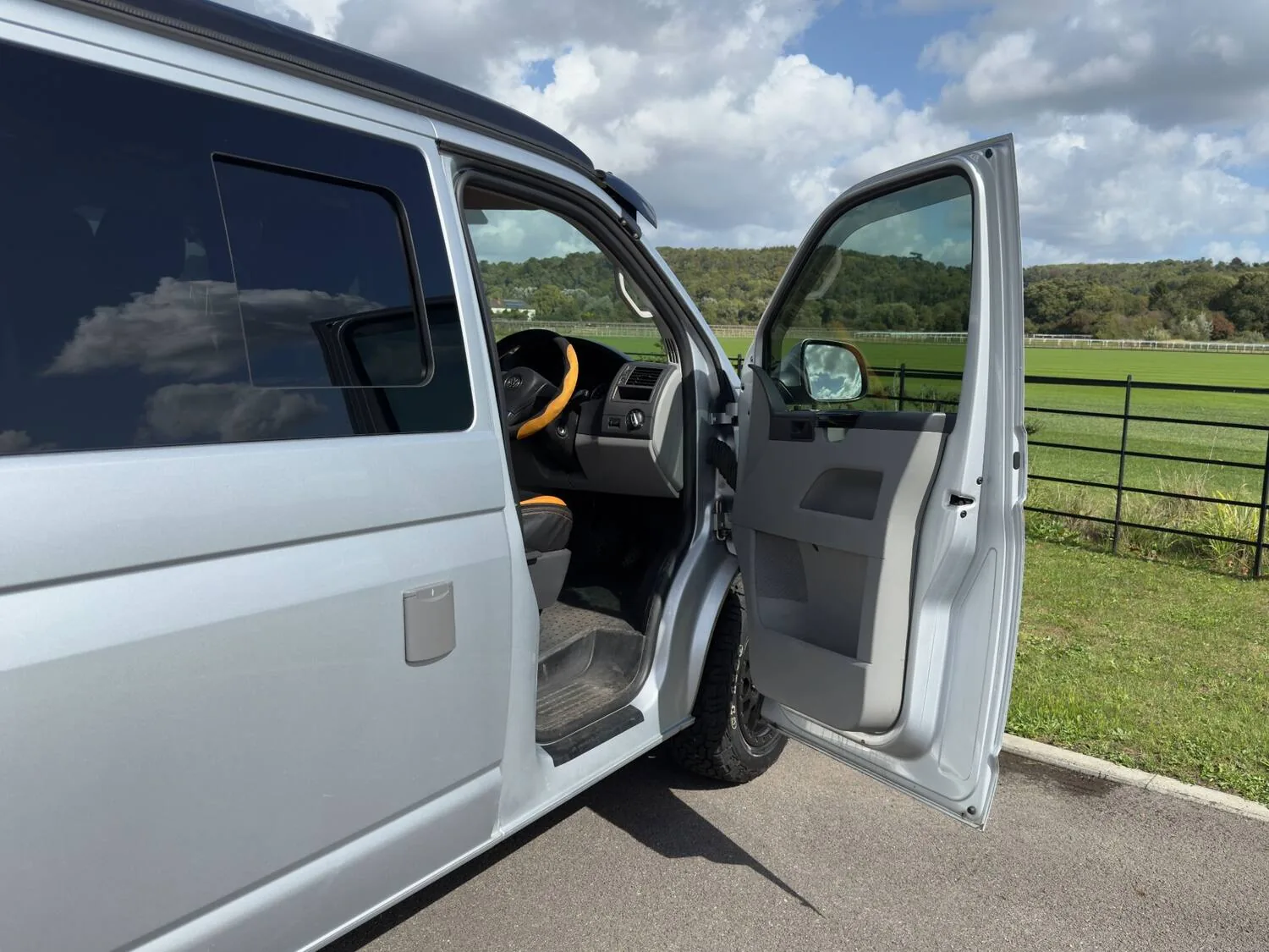 2015 Volkswagen Transporter 2.0 TDI 102PS Highline Van for sale at Hofmanns