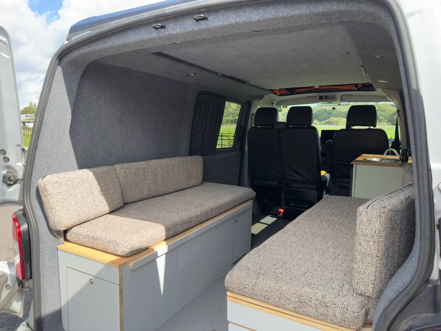 2015 Volkswagen Transporter 2.0 TDI 102PS Highline Van for sale at Hofmanns