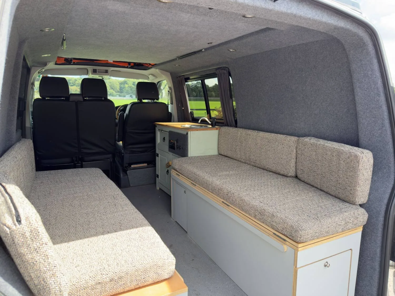 2015 Volkswagen Transporter 2.0 TDI 102PS Highline Van for sale at Hofmanns