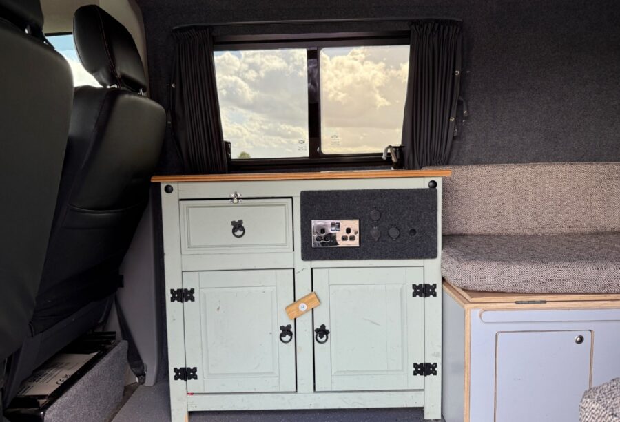 2015 Volkswagen Transporter 2.0 TDI 102PS Highline Van for sale at Hofmanns