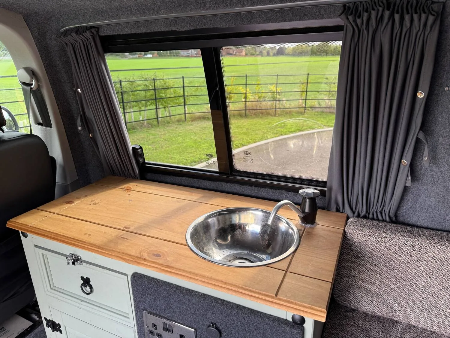 2015 Volkswagen Transporter 2.0 TDI 102PS Highline Van for sale at Hofmanns