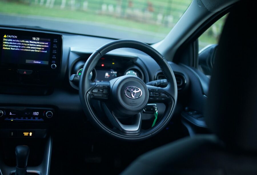 2022 Toyota Yaris 1.5 Hybrid Design 5dr CVT for sale at Hofmanns
