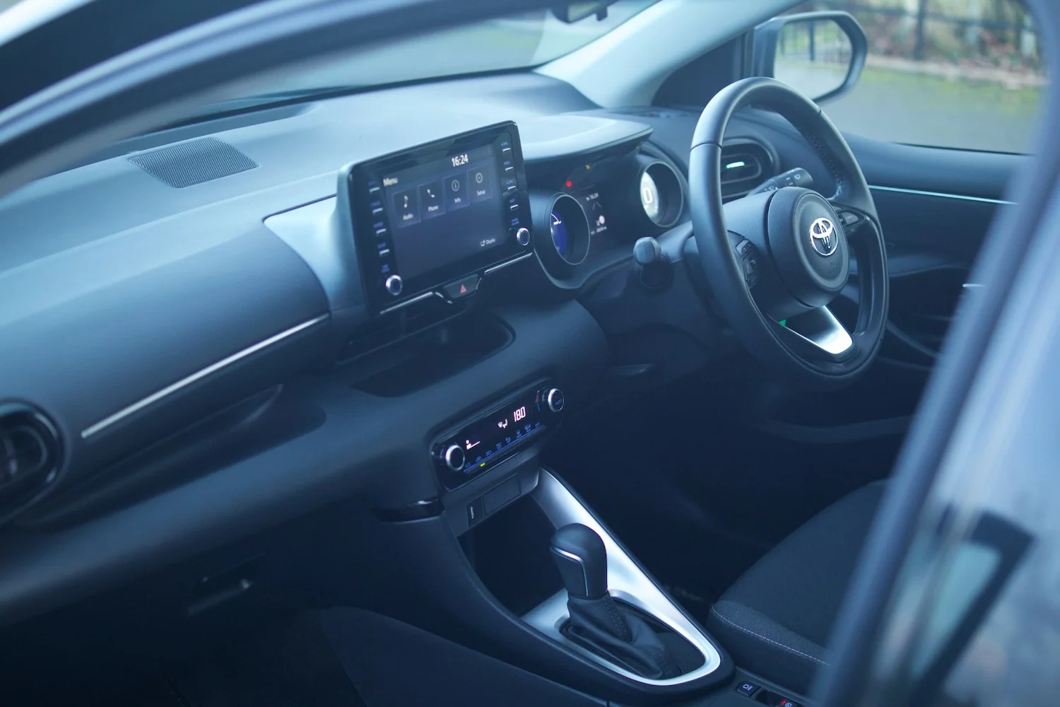 2022 Toyota Yaris 1.5 Hybrid Design 5dr CVT for sale at Hofmanns