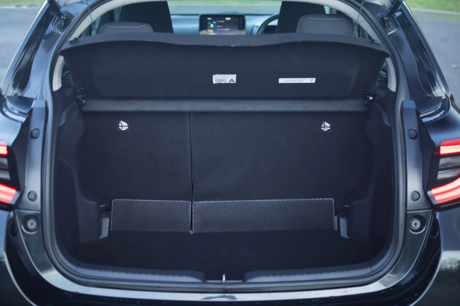 2022 Toyota Yaris 1.5 Hybrid Design 5dr CVT for sale at Hofmanns