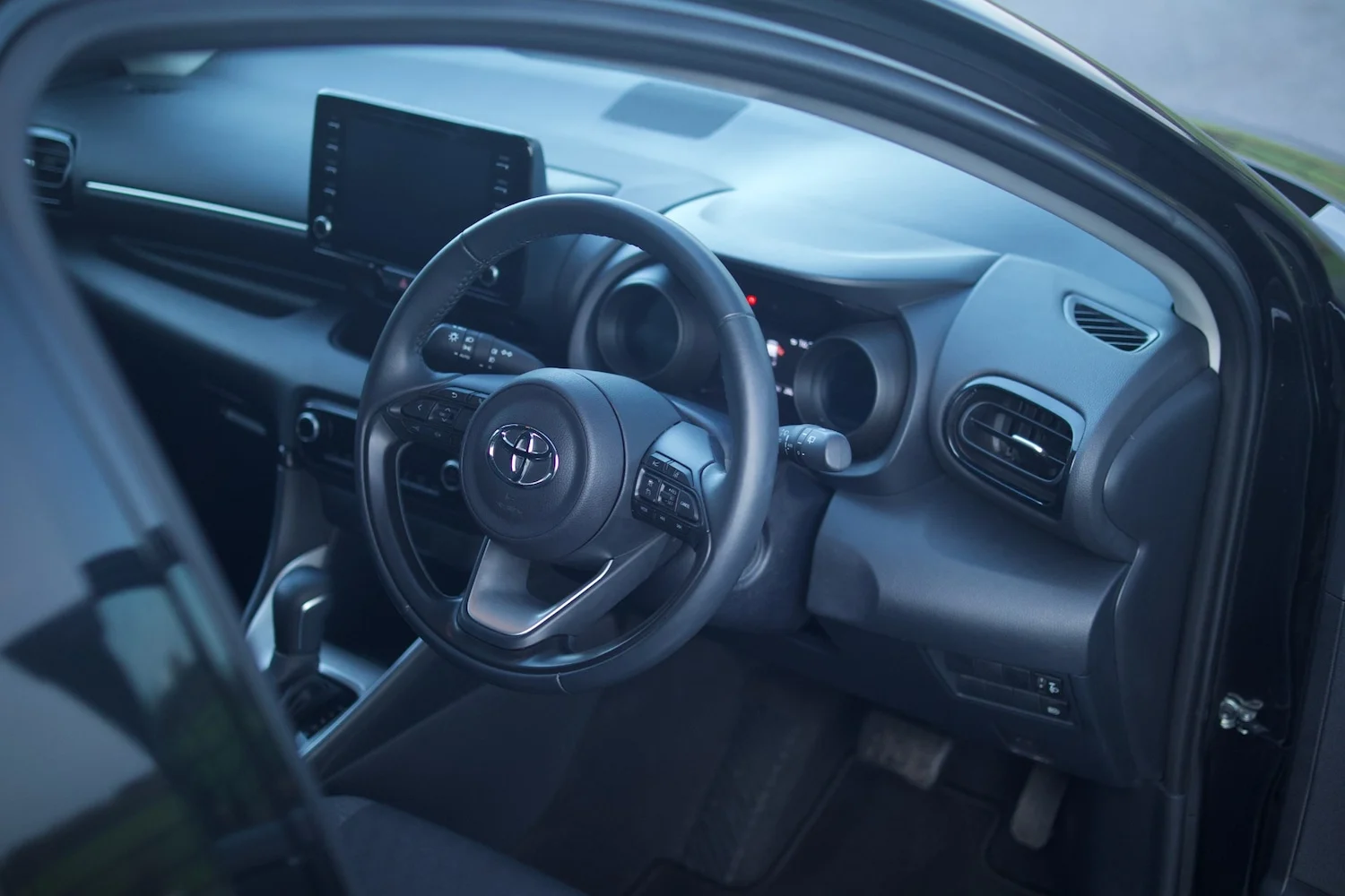 2022 Toyota Yaris 1.5 Hybrid Design 5dr CVT for sale at Hofmanns
