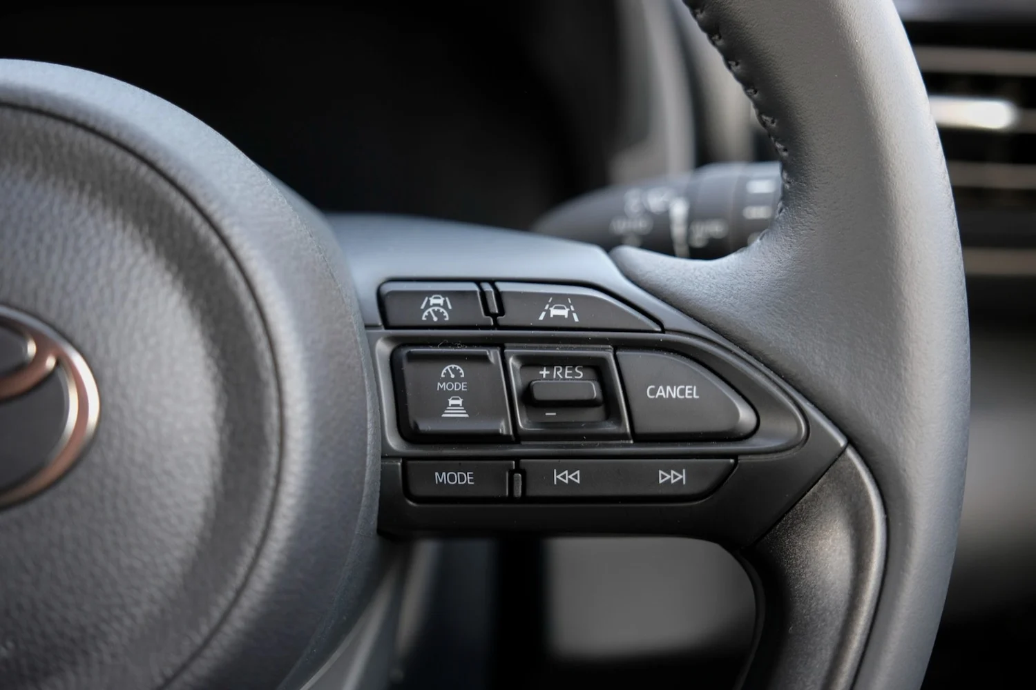2025 Toyota Yaris Cross 1.5 Hybrid Design 5dr CVT for sale at Hofmanns