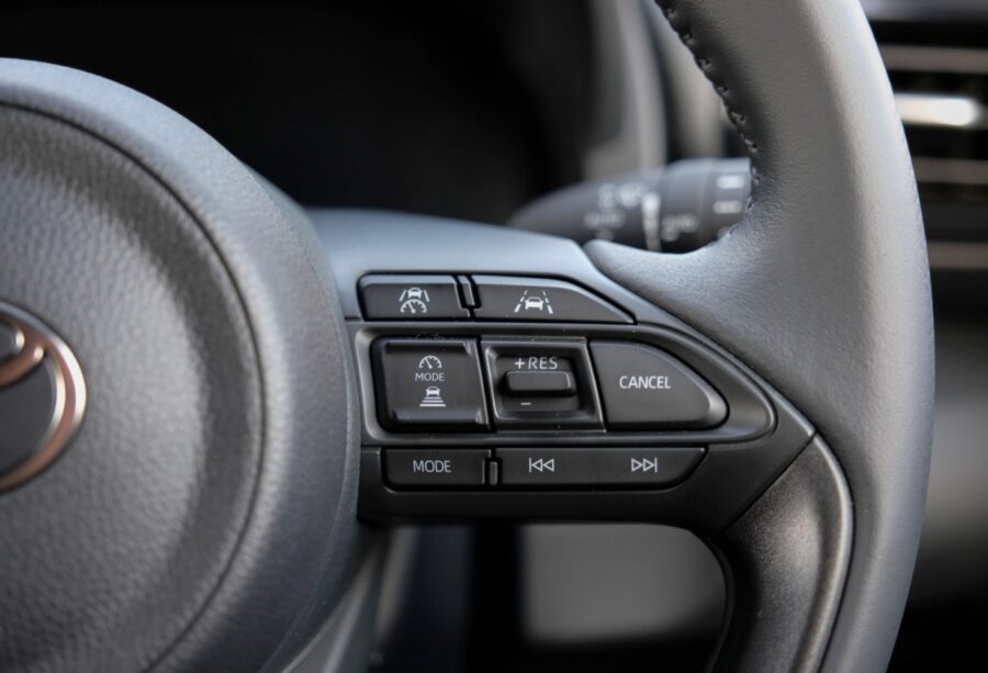 2025 Toyota Yaris Cross 1.5 Hybrid Design 5dr CVT for sale at Hofmanns