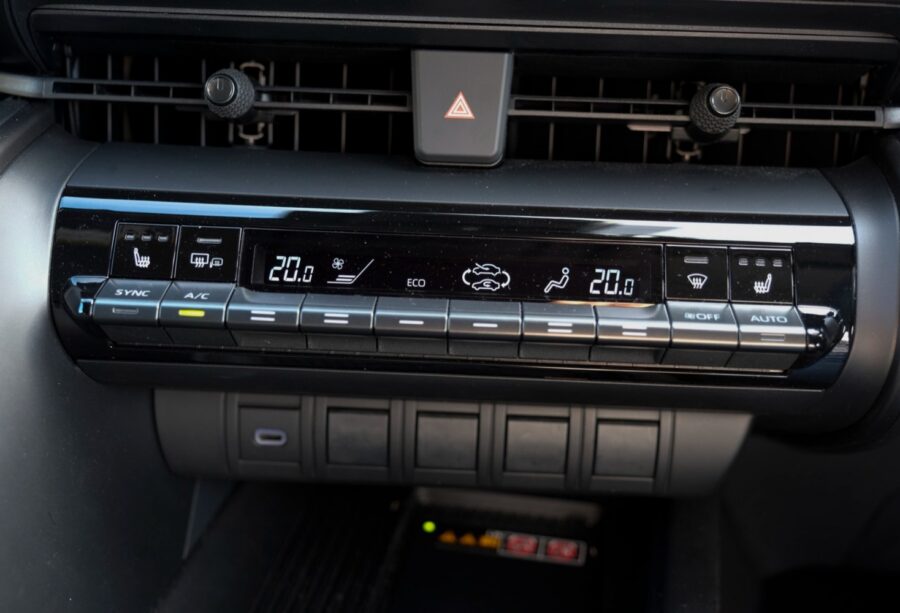 2024 Toyota C-HR 1.8 Hybrid Design 5dr CVT for sale at Hofmanns