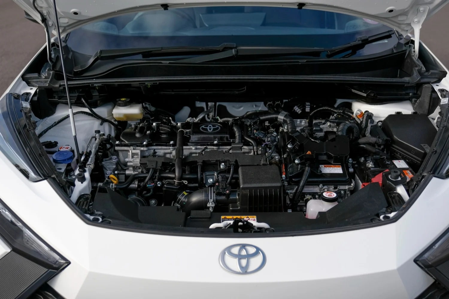 2024 Toyota C-HR 1.8 Hybrid Design 5dr CVT for sale at Hofmanns