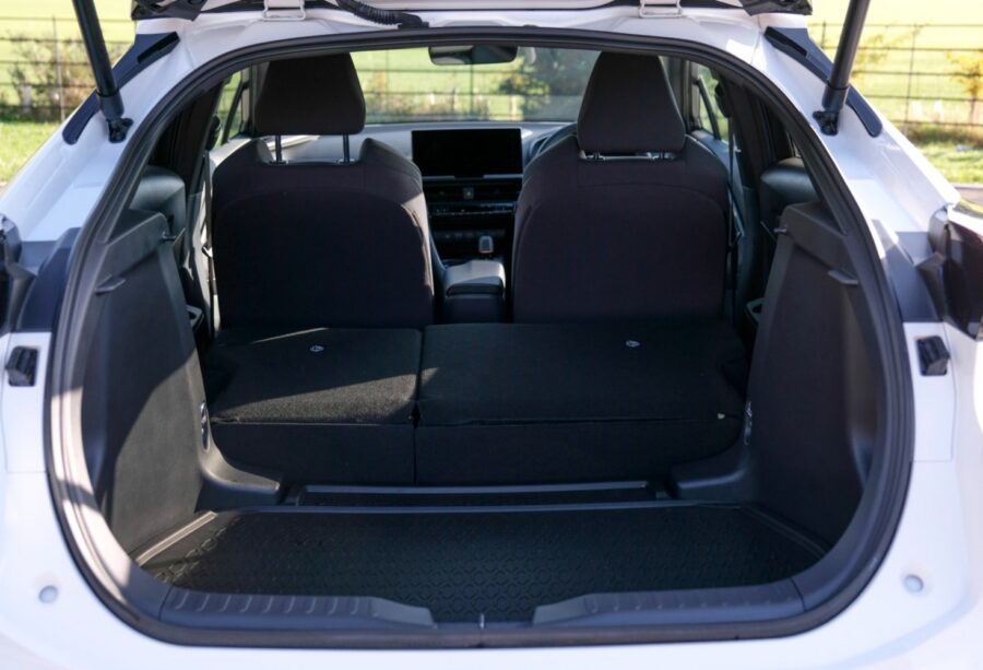 2024 Toyota C-HR 1.8 Hybrid Design 5dr CVT for sale at Hofmanns