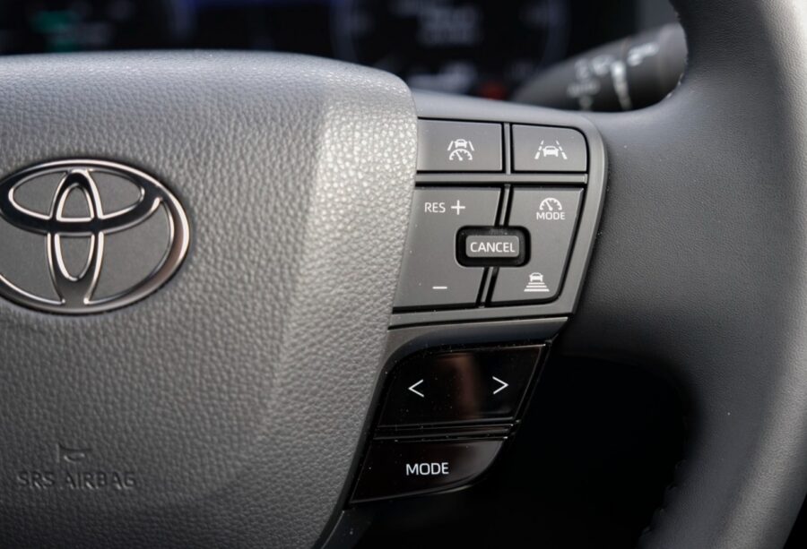 2024 Toyota C-HR 1.8 Hybrid Design 5dr CVT for sale at Hofmanns