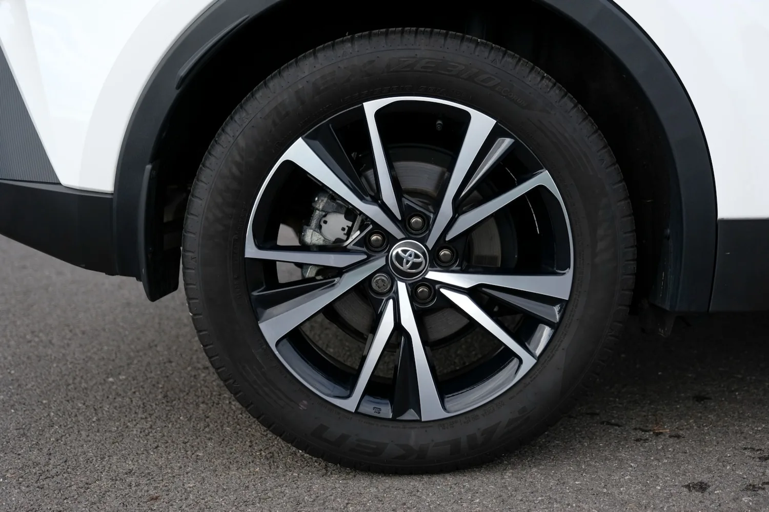 2024 Toyota C-HR 1.8 Hybrid Design 5dr CVT for sale at Hofmanns