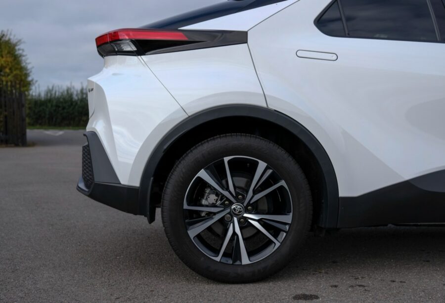 2024 Toyota C-HR 1.8 Hybrid Design 5dr CVT for sale at Hofmanns