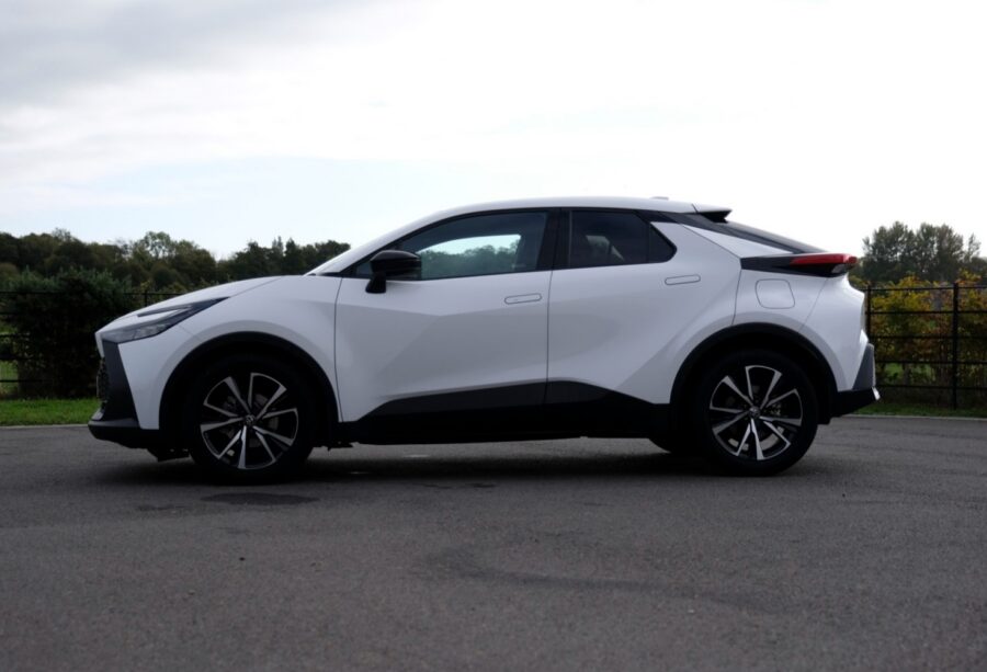 2024 Toyota C-HR 1.8 Hybrid Design 5dr CVT for sale at Hofmanns