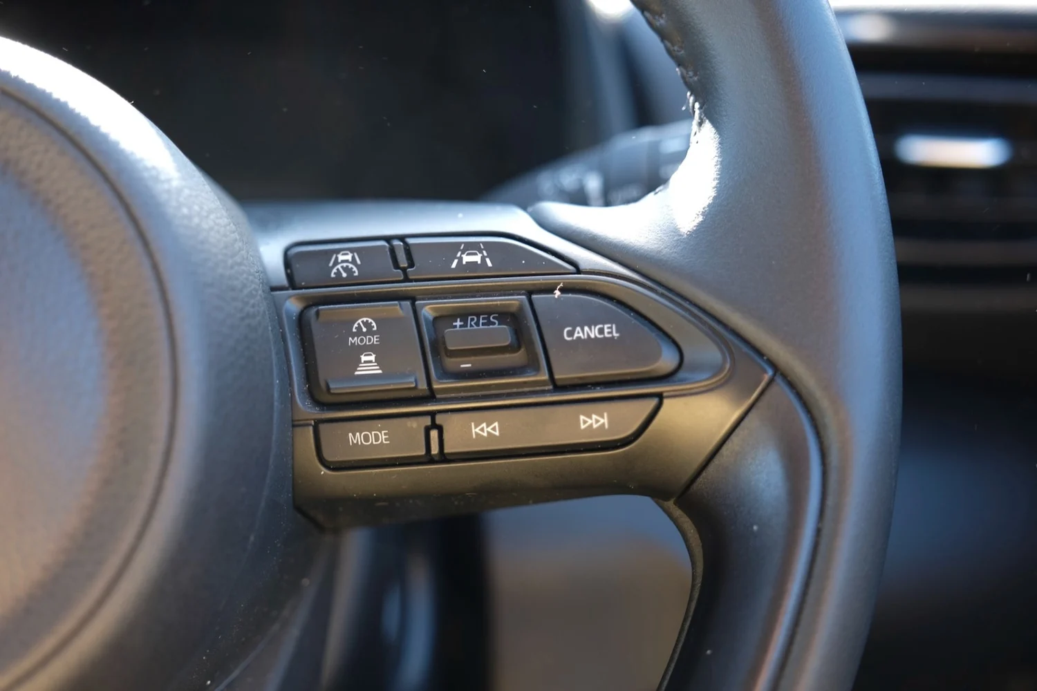 2024 Toyota Yaris 1.5 Hybrid Design 5dr CVT for sale at Hofmanns