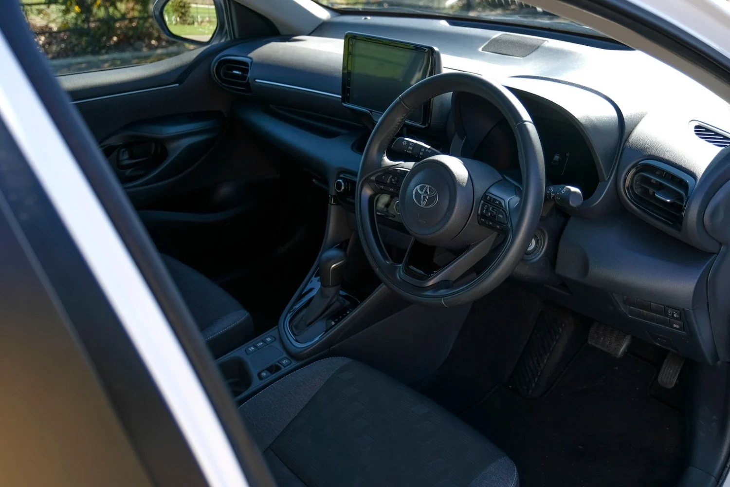 2024 Toyota Yaris 1.5 Hybrid Design 5dr CVT for sale at Hofmanns